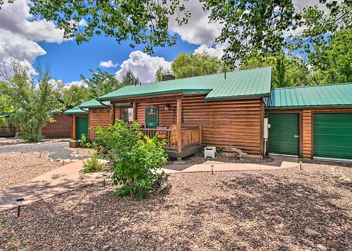 3 Mi To Trails: Woodsy Retreat In Overgaard! Holiday home *
