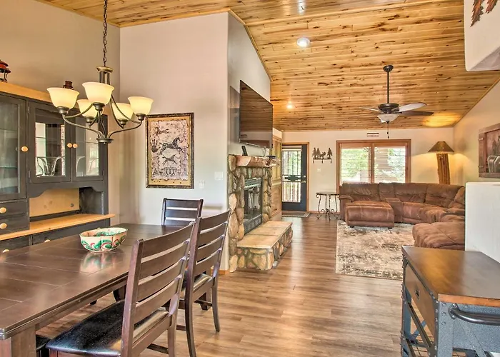 3 Mi To Trails: Woodsy Retreat In Overgaard! *