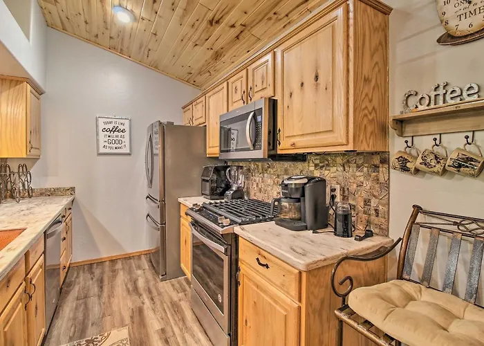 Holiday home 3 Mi To Trails: Woodsy Retreat In Overgaard!