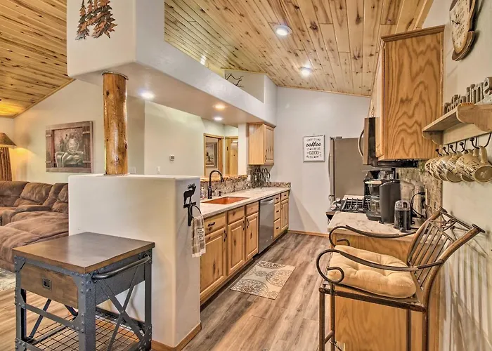 3 Mi To Trails: Woodsy Retreat In Overgaard! Holiday home *
