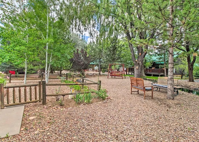 3 Mi To Trails: Woodsy Retreat In Overgaard! * Overgaard