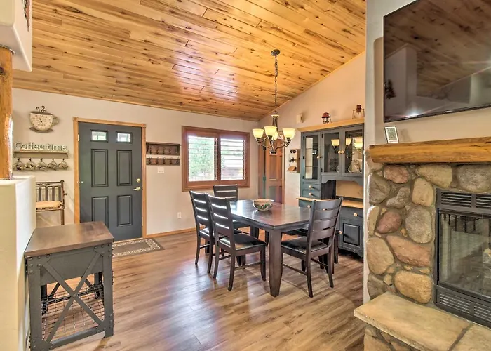 3 Mi To Trails: Woodsy Retreat In Overgaard! *