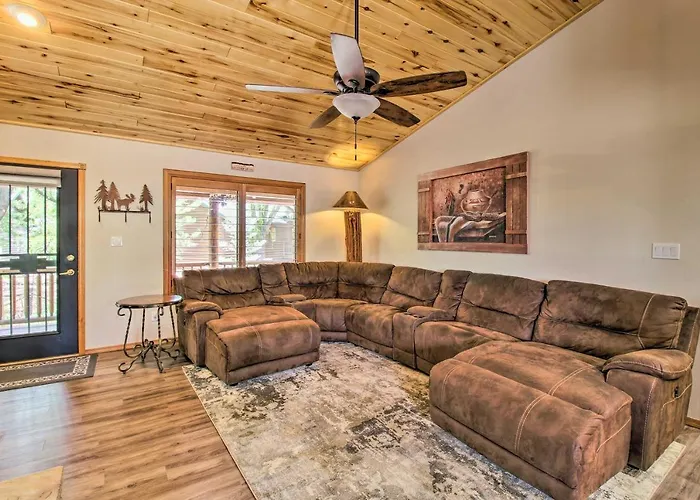 Holiday home 3 Mi To Trails: Woodsy Retreat In Overgaard! Overgaard